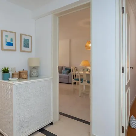 Marina 2bdr With Balcony & Pool - 5min From By Lovelystay Appartamento Quarteira