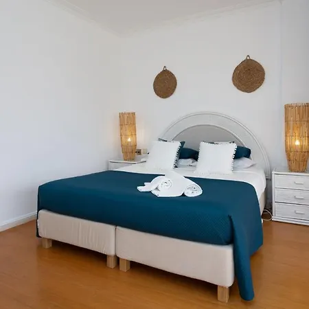 Marina 2bdr With Balcony & Pool - 5min From By Lovelystay Apartman Quarteira