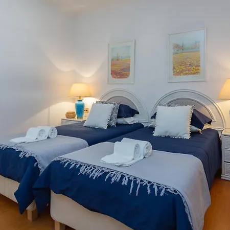 Marina 2bdr With Balcony & Pool - 5min From By Lovelystay