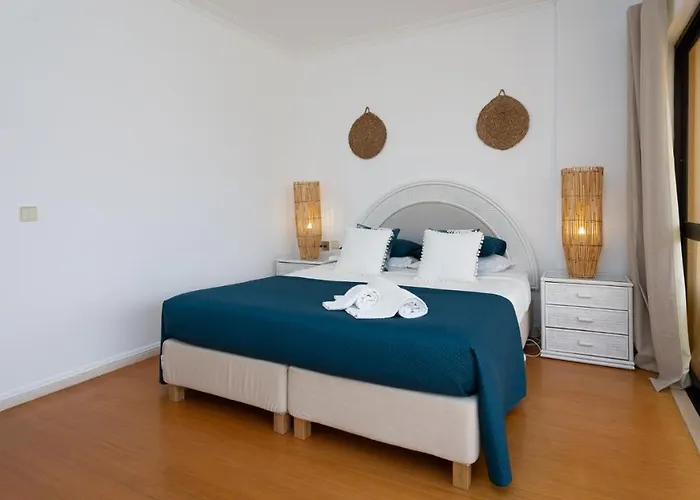 Marina 2bdr With Balcony & Pool - 5min From By Lovelystay Apartment Quarteira