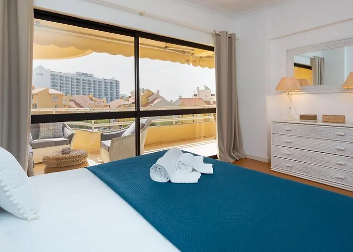 Marina 2bdr With Balcony & Pool - 5min From By Lovelystay Quarteira