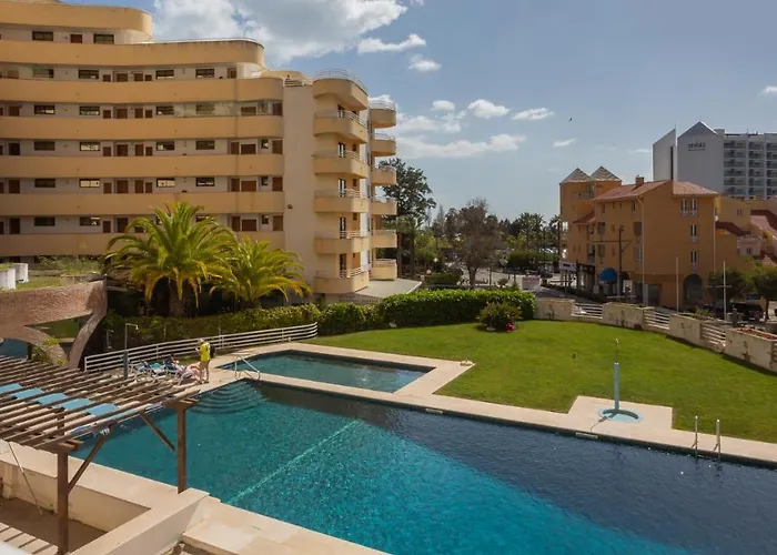 Apartment Marina 2bdr With Balcony & Pool - 5min From By Lovelystay *