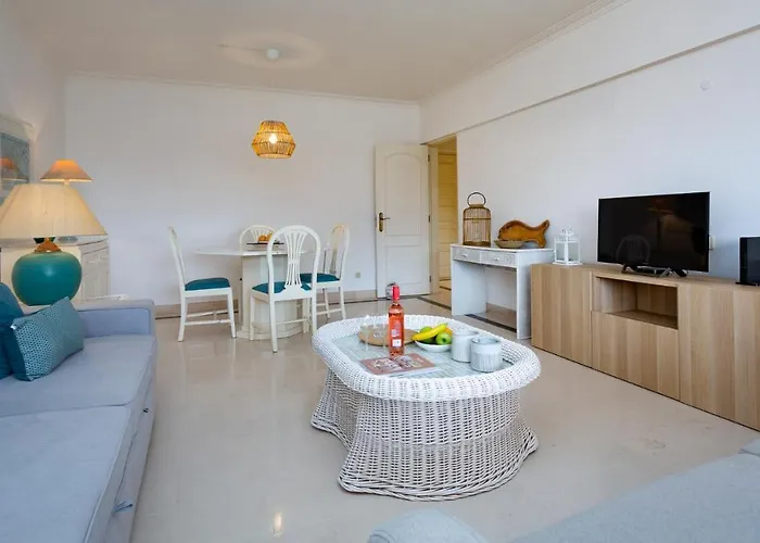 Marina 2bdr With Balcony & Pool - 5min From By Lovelystay Quarteira