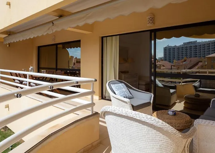 Marina 2bdr With Balcony & Pool - 5min From By Lovelystay Quarteira