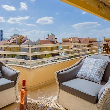 Marina 2bdr With Balcony & Pool - 5min From By Lovelystay Quarteira