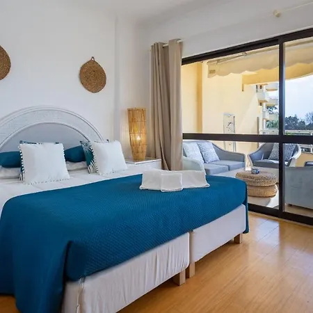 Marina 2bdr With Balcony & Pool - 5min From By Lovelystay Apartment Quarteira