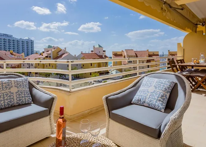 Marina 2bdr With Balcony & Pool - 5min From By Lovelystay Quarteira