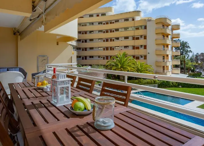 Marina 2bdr With Balcony & Pool - 5min From By Lovelystay Apartament *